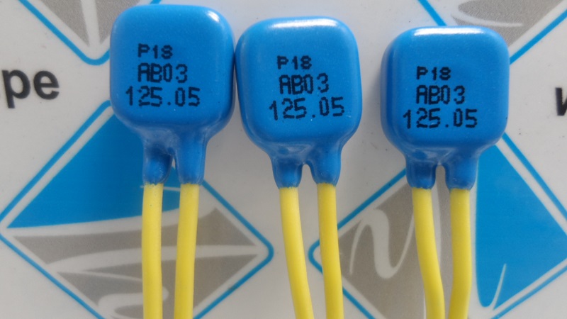 AB03-125 AB03.125.05.60/60-5        Sensor termostato, conf. salida NC, 2.5A, con cable 0.06m